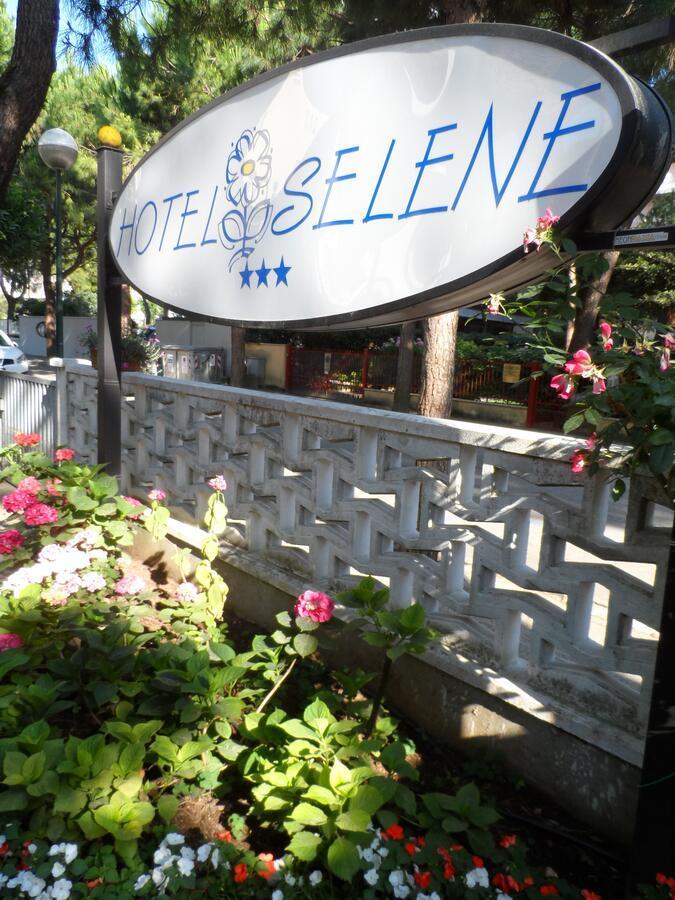 Hotel Selene มิลาโน แมริตทิมา ภายนอก รูปภาพ